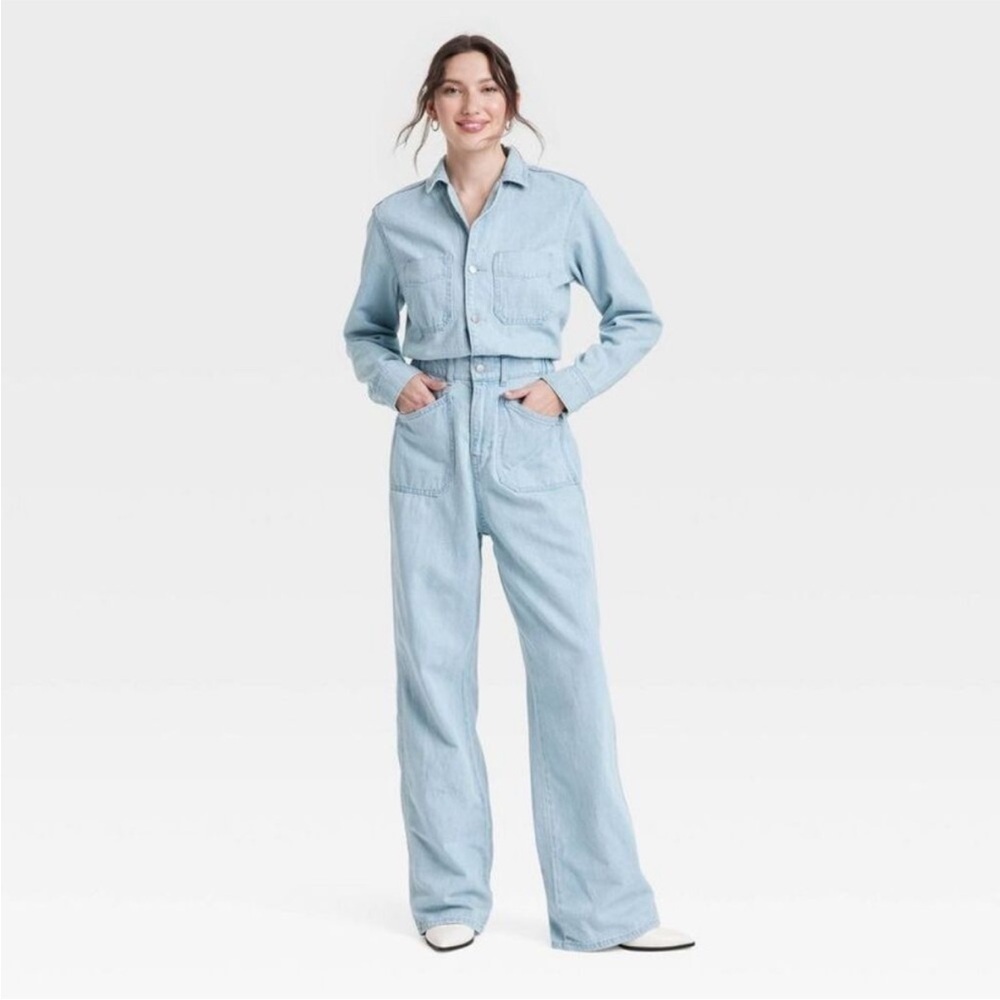 NWT Women's Denim Baggy Jumpsuit - Universal Thread Light Wash